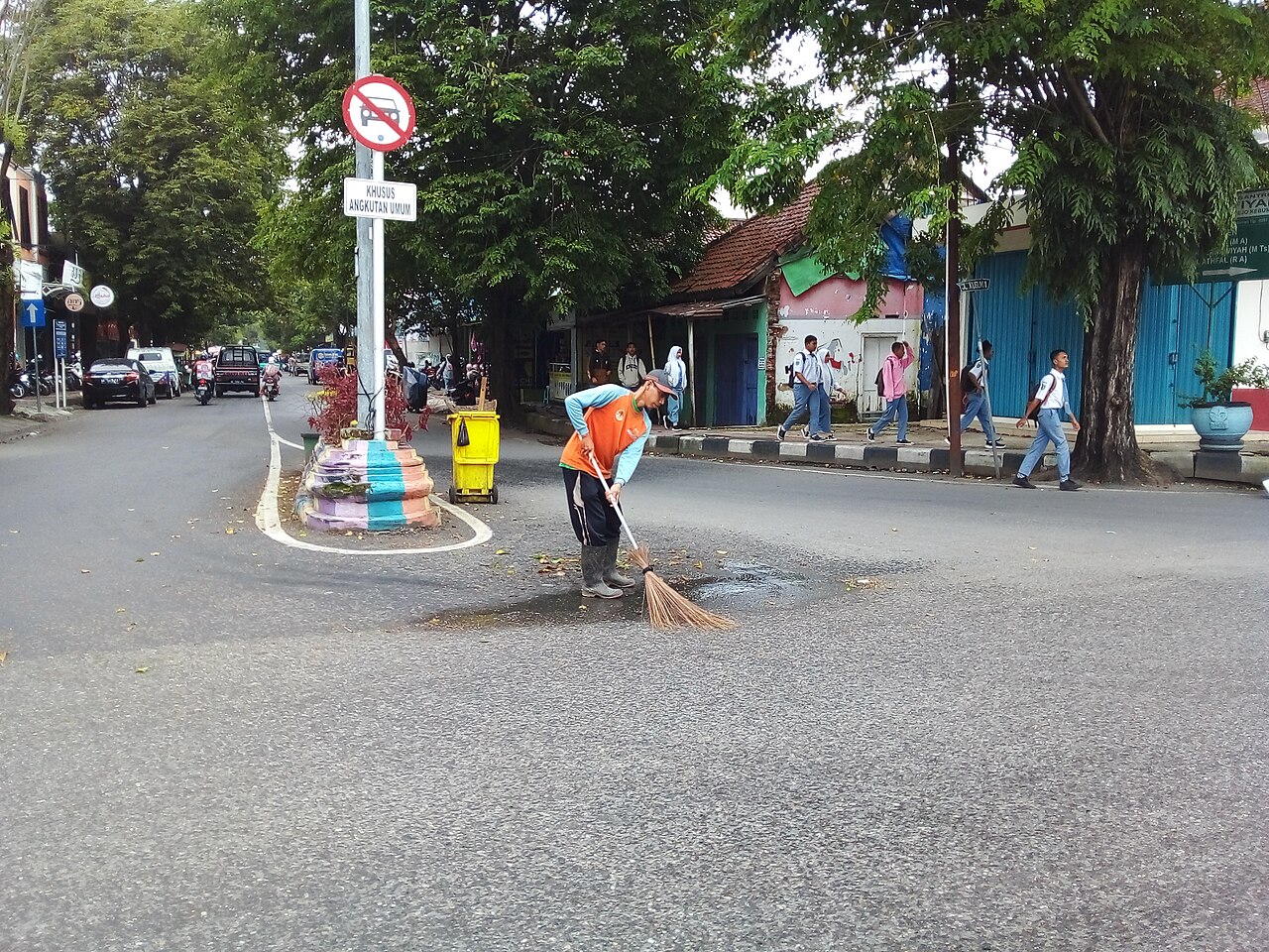 Pengelolaan sampah doloksilou